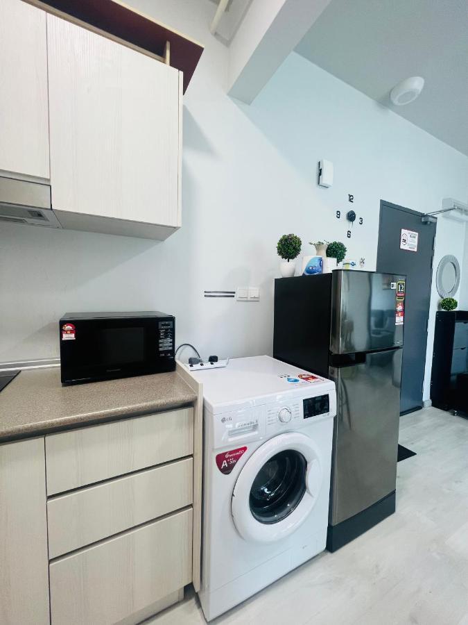 Botiza Suites At Jesselton Quay Kota Kinabalu Bagian luar foto
