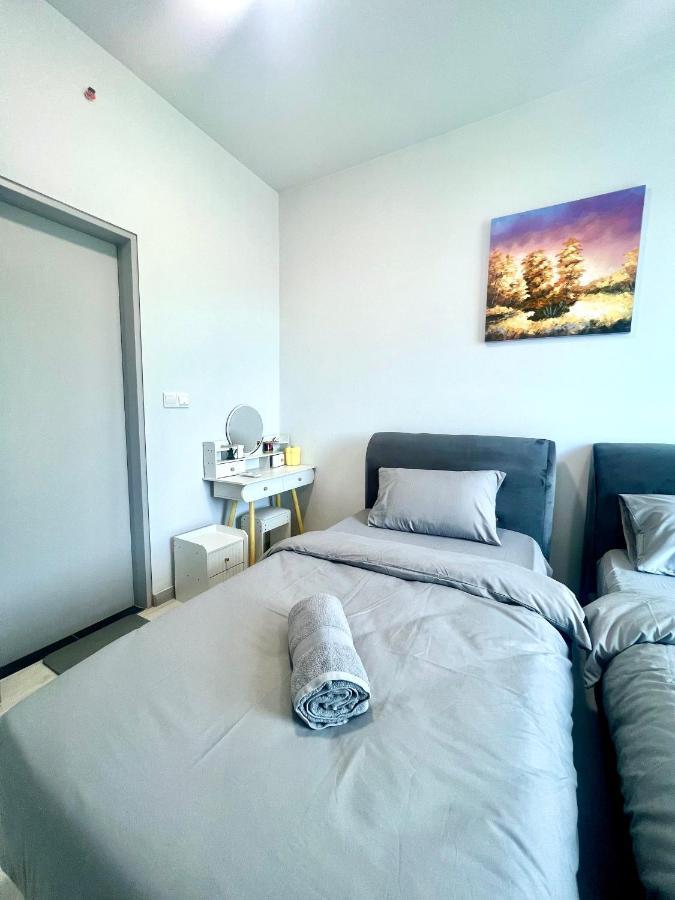 Botiza Suites At Jesselton Quay Kota Kinabalu Bagian luar foto