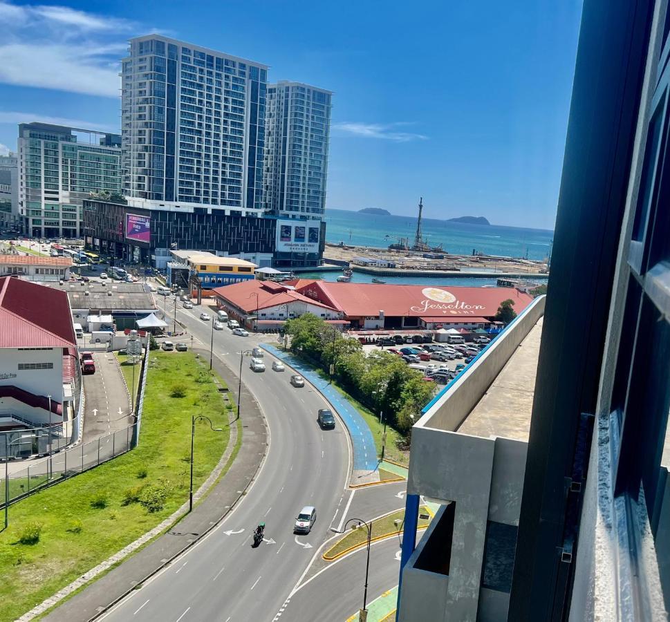 Botiza Suites At Jesselton Quay Kota Kinabalu Bagian luar foto