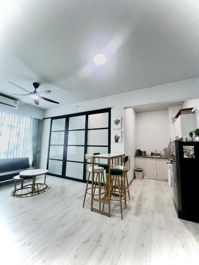 Botiza Suites At Jesselton Quay Kota Kinabalu Bagian luar foto