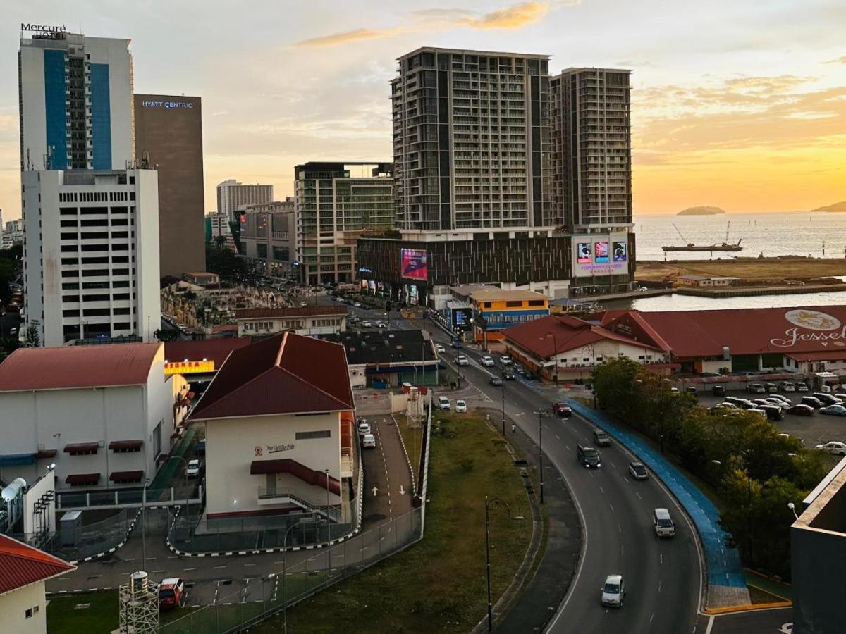 Botiza Suites At Jesselton Quay Kota Kinabalu Bagian luar foto
