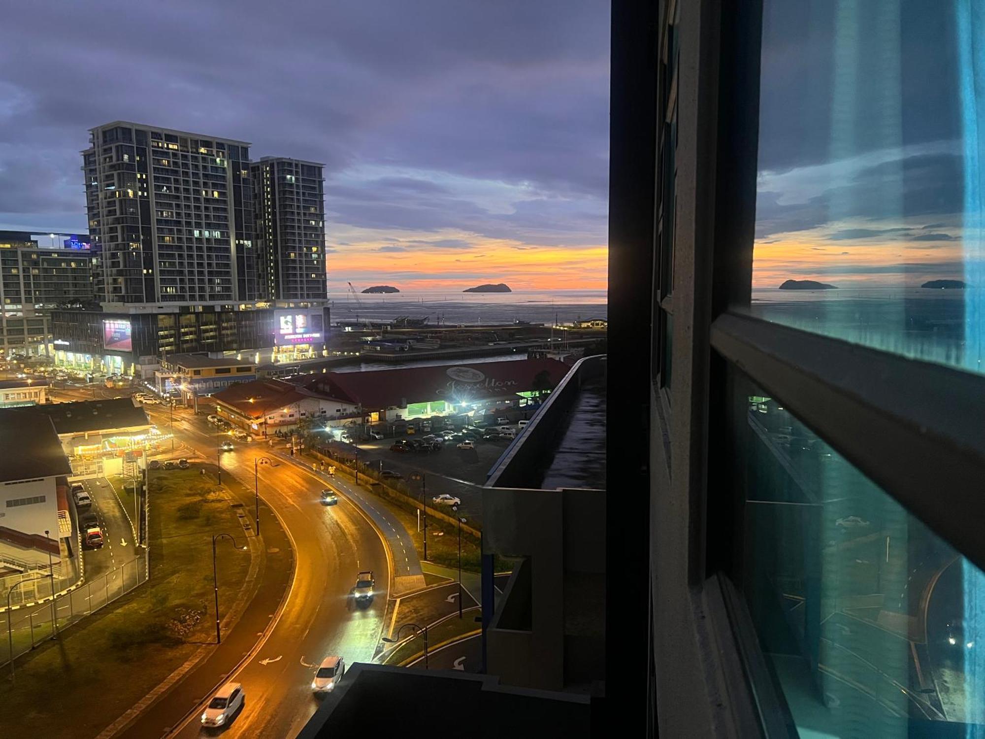 Botiza Suites At Jesselton Quay Kota Kinabalu Ruang foto